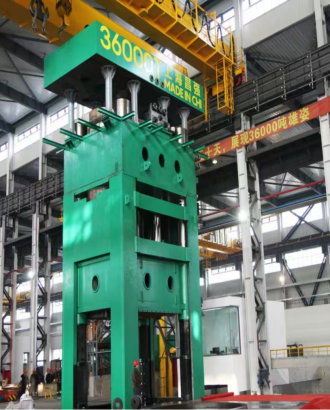 上海昌强36000吨多向模锻压机主油缸